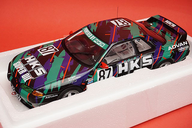 AUTOart オートアート 1/18 日産 スカイライン GT-R R32 グループA