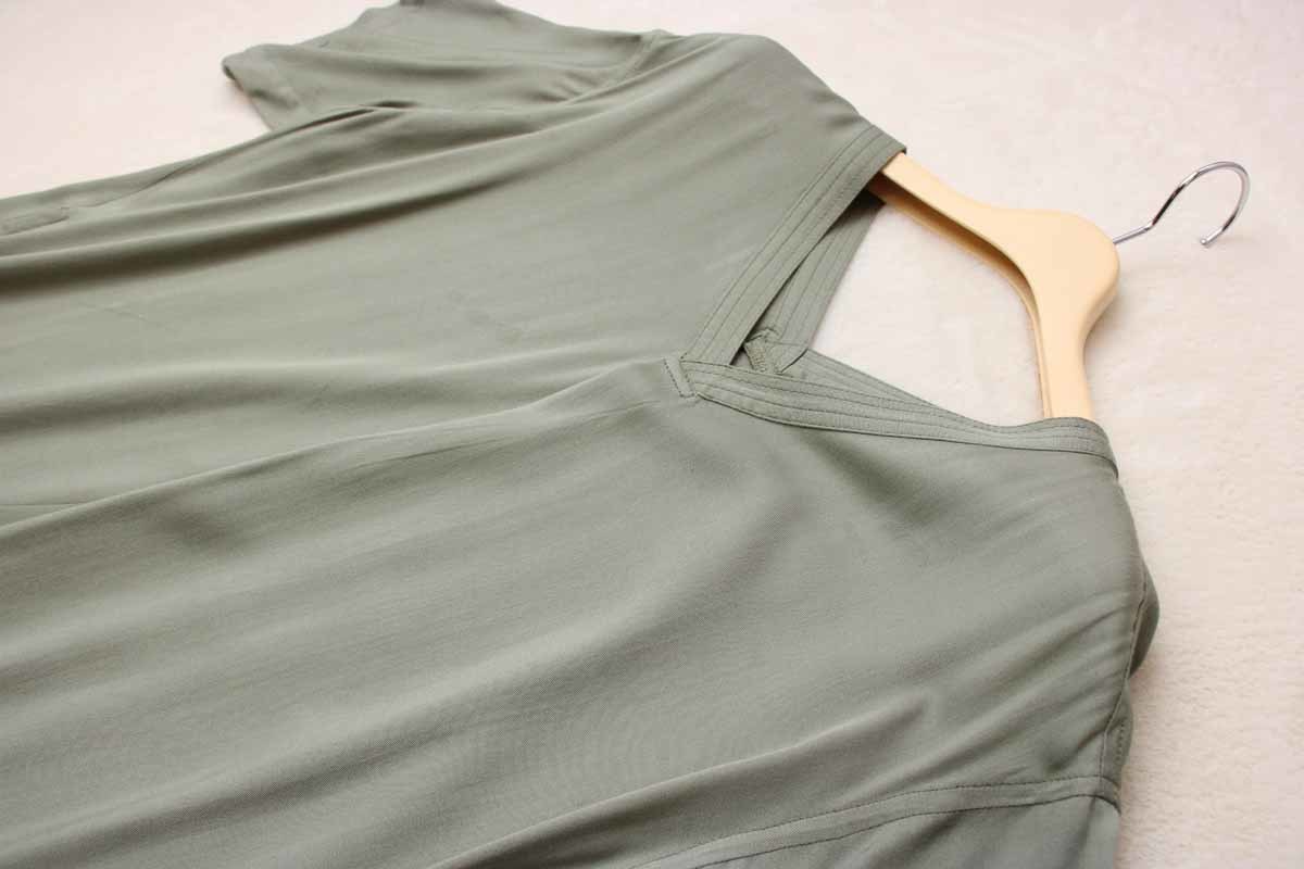 4 561 ｖネック裾ボタン半袖ワンピース カーキ 定価 13 800 Mサイズ 売買されたオークション情報 Yahooの商品情報をアーカイブ公開 オークファン Aucfan Com