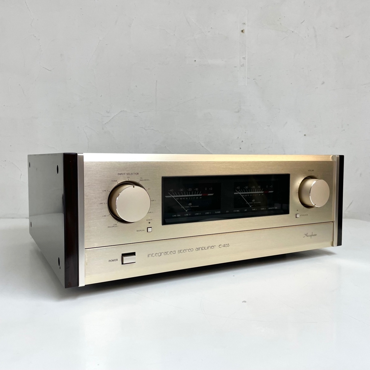 Accuphase JAccuphase E-301 プリメインアンプ アキュフェーズ 184891