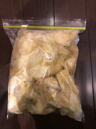 冷凍ヒヨコ100羽3000円まとめ買いが大変お得！爬虫類、猛禽類、古代魚に最適