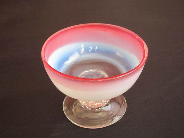 赤縁輪花氷コップ 乳白ぼかし　美品 氷コップ 赤縁 乳白色 No1 - 三色縁赤乳白ぼかし氷コップ Z-8 在庫1個