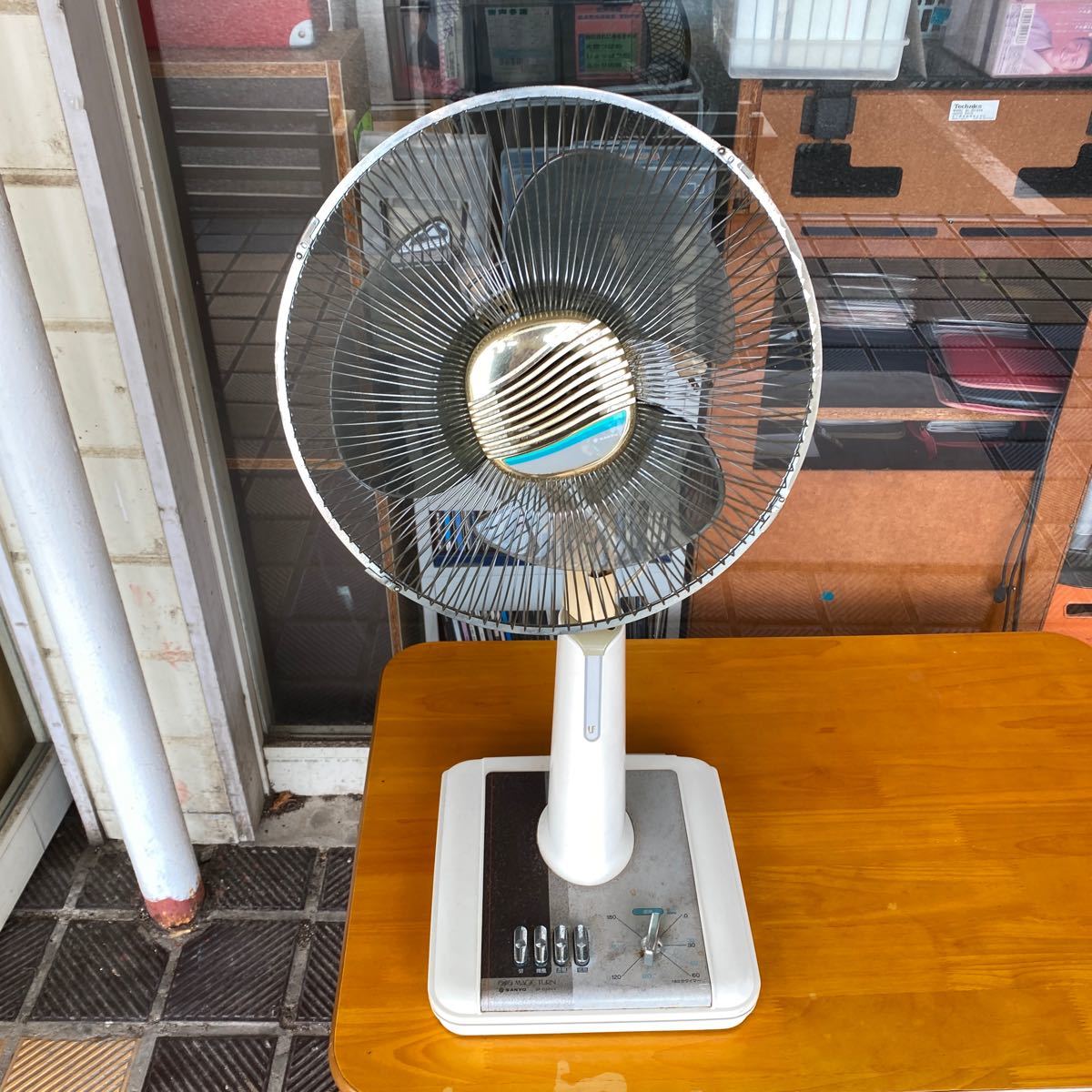 昭和レトロ 扇風機 昭和レトロ SANYO 扇風機 三洋電機株式会社 EF