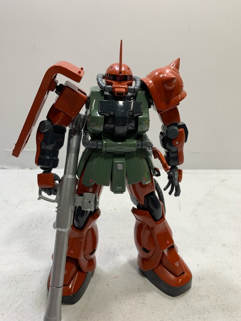 ガンプラ MG 1/100 MS-06F2 ザクII F2型 ガルマ・ザビ専用機 カスタム 全塗装 完成品