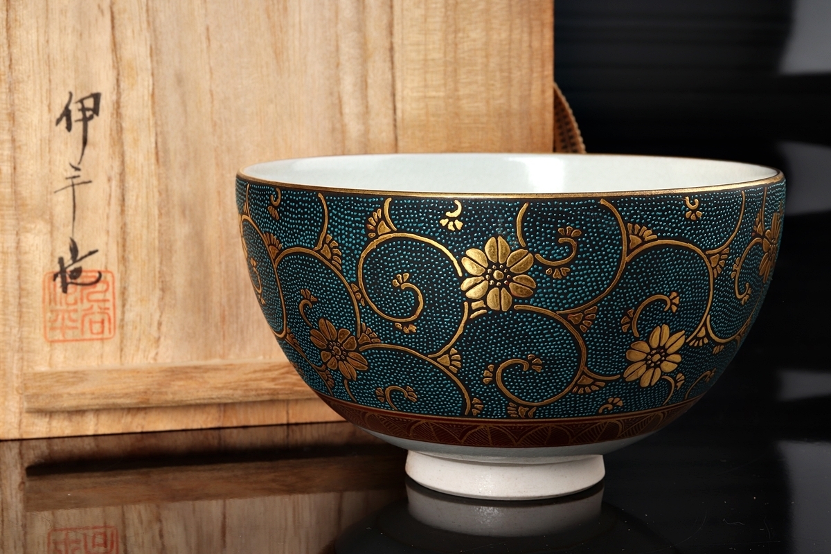 美術品・アンティーク・コレクション 茶道具 九谷焼 華紋茶碗 共箱 美術品・アンティーク・コレクション 茶道具 九谷焼 華紋茶碗 共箱