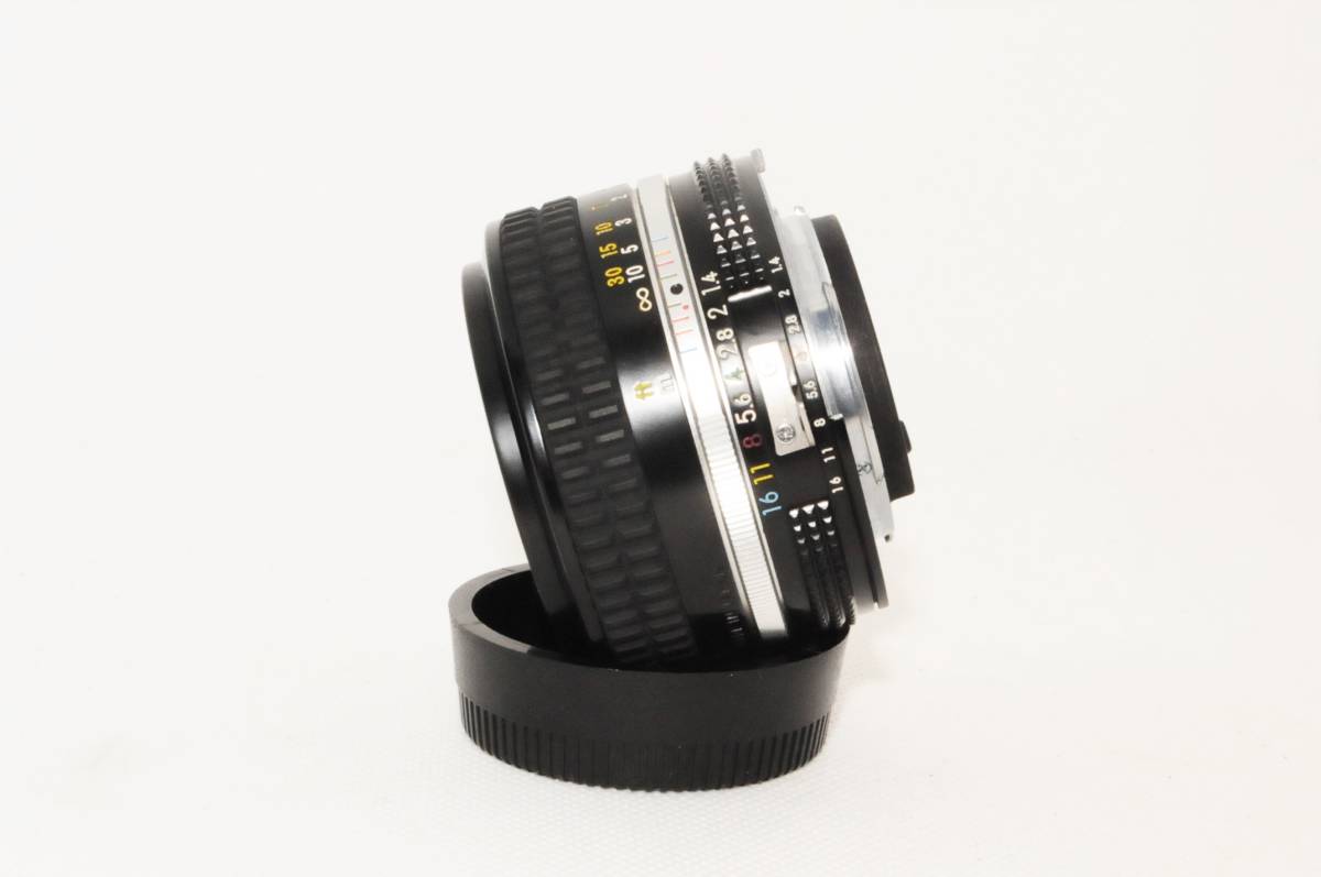 美品】 Nikon ニコン Ai NIKKOR 50mm F1.4 外観は光沢があり、光学も