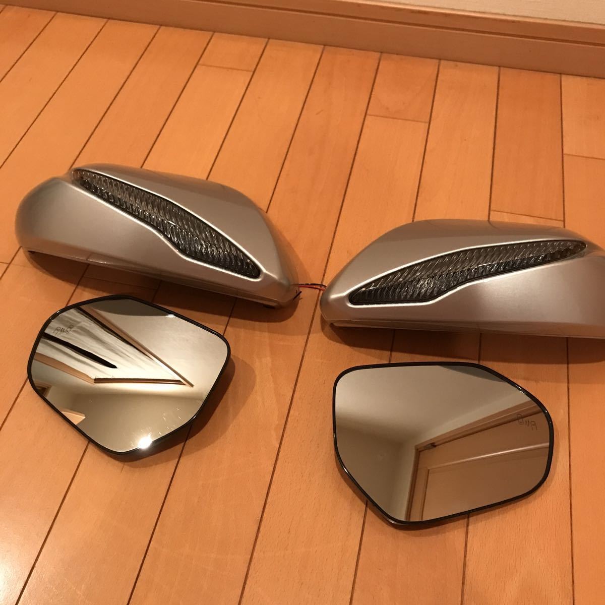 【1202】トヨタプリウス 50後期ドアミラーカバー ドアミラー 