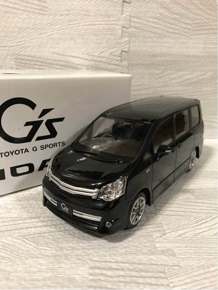 1/24 トヨタ ノア NOAH G's カラーサンプル ミニカー 非売品 ブラック