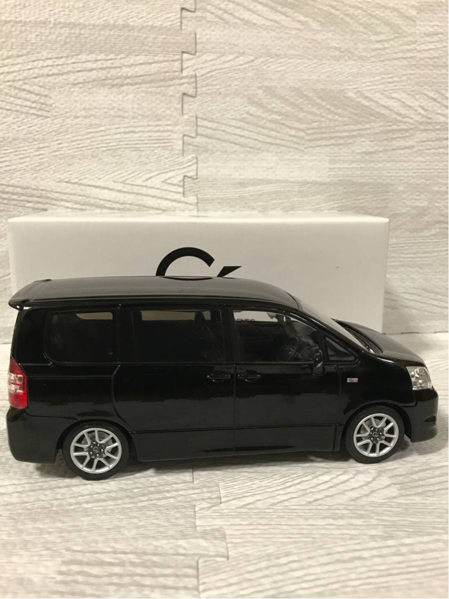 1/24 トヨタ ノア NOAH G's カラーサンプル ミニカー 非売品 ブラック