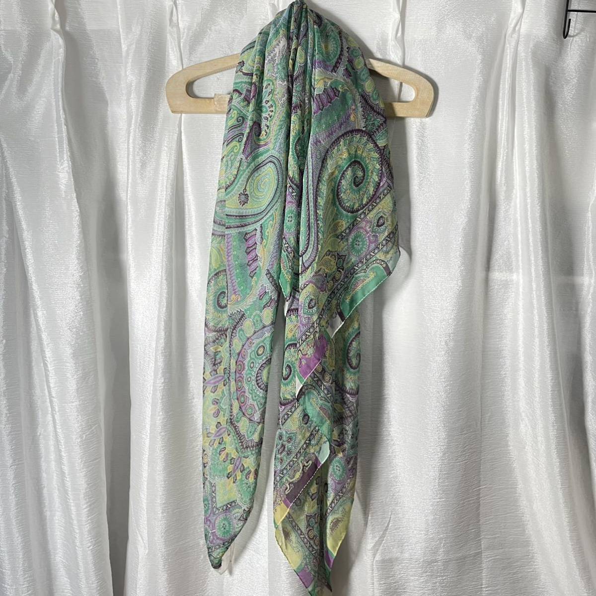 美品 ★ETRO★ ストール シフォン ペイズリー柄 シルク グリーン ピンク. ETRO ペイズリー柄 ストール シフォン グリーン系 シルク100% カテゴリ