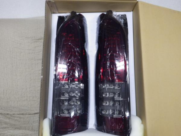 【訳有処分】シャーク フルLEDテール200系ハイエース 赤スモーク