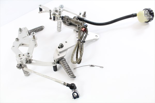 ゼファー1100 | タンデムキット ウッドストック Webike バックステップ