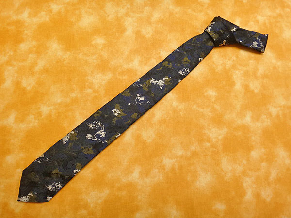 ★040569【ドリスヴァンノッテン】シルク１００％総織柄ネクタイ