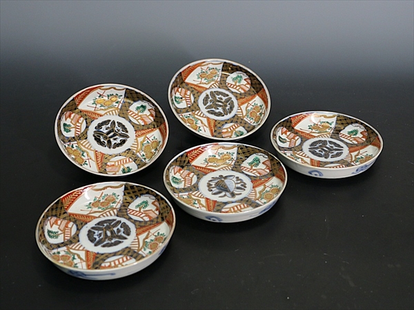 杜】 伊万里 金襴手 窓絵花の図5寸皿5枚 AS635 杜】 伊万里 金襴手 窓絵花の図5寸皿5枚 AS635