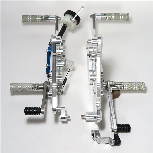 ♪X4/X-4 SC38 OVER バックステップキット 美品 (H0622A14)(ホンダ用 