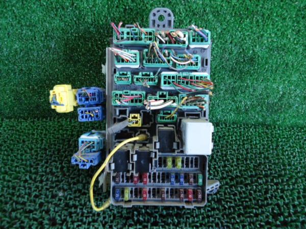 ステップワゴン RF3 純正室内ヒューズボックス　(2AS4103HB6