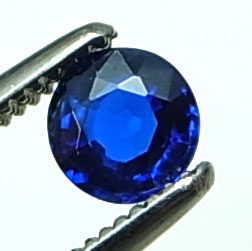 高品質　ロイヤルブルー　カイヤナイト　ファセットカット★3535