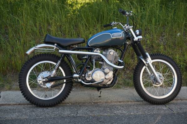 SR400 / 500 ワンオフ スクランブラータイプアップマフラー 右出し SR400 右出しアップマフラー スクランブラー VMX ご覧いただき