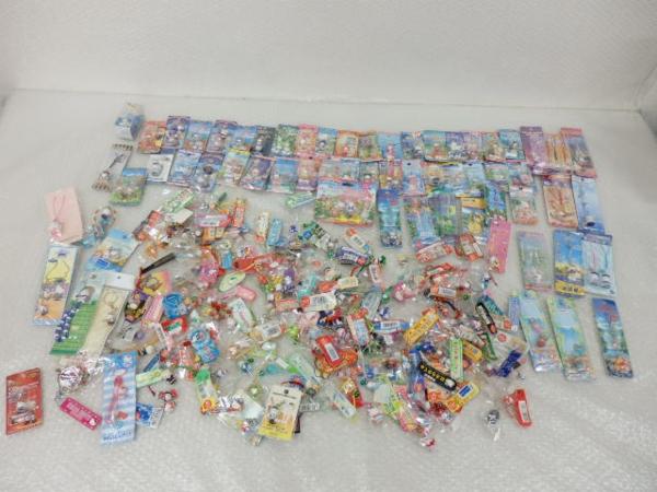 処分ご当地キティ根付け，ファスナーマスコット/沖縄，大阪[梱0.2]