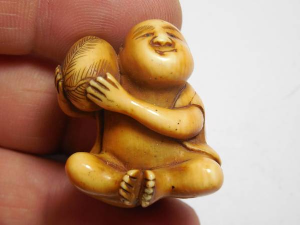 アンティーク　根付　小俵を担ぐ人　時代物