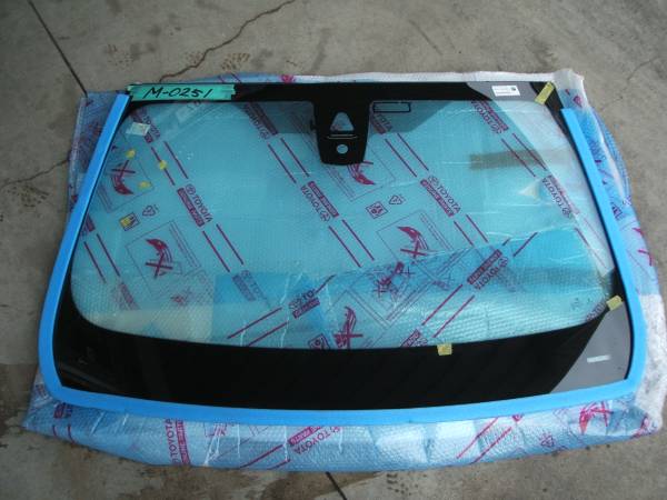 BMW F34GT　Fウィンドーガラス　M-0251