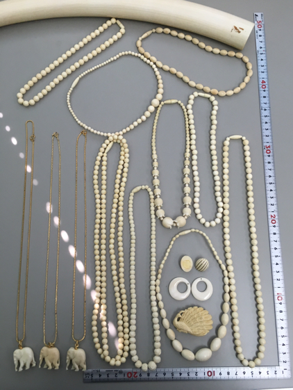 象牙 ネックレス.印材.トップなどいろいろ 総重量約1kg