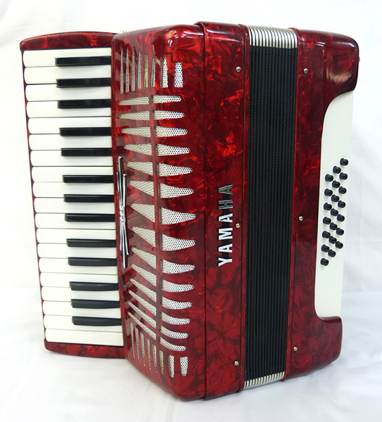 YAMAHA☆32鍵盤/21ボタン アコーディオン☆中古品(Y7688) YAMAHA☆32鍵盤/21ボタン アコーディオン☆中古品(Y7688)