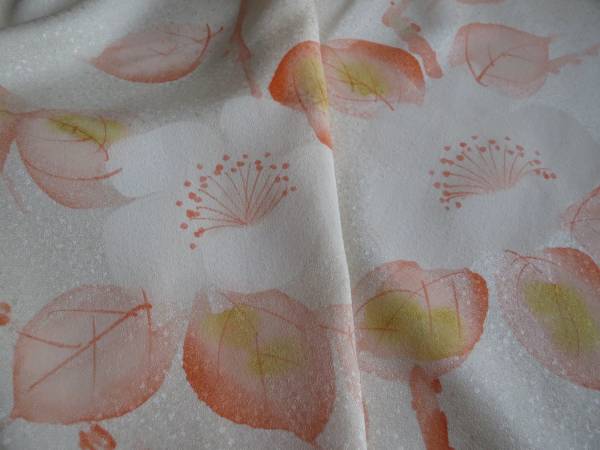 【正絹・華・地模様入り】丈159・袖78・未使用・美品