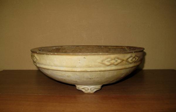 中国古盆器　広東　模様入月白　白釉雲脚丸鉢　35ｃｍ