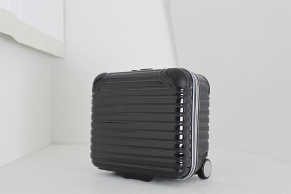 siffler 879 キャリーケース L 95リットル TSAロック ブラック シフレ製2輪ジッパーケース☆TSAロック付☆メタリックブラック siffler