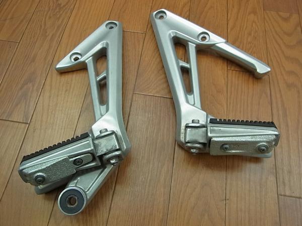 A358 FZS1000 Fazer 5LV タンデムステップ左右