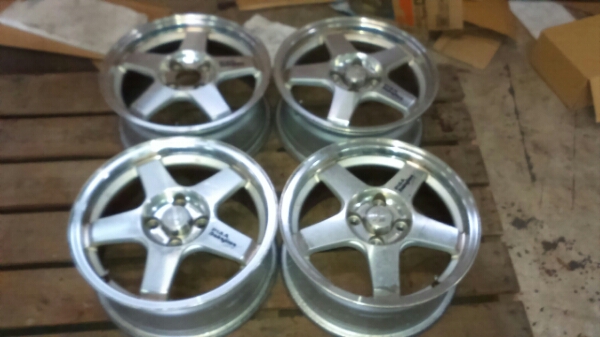 NAKAJIMA PIAA RACING 15 6.5J 35 BB ポルテ シエンタ