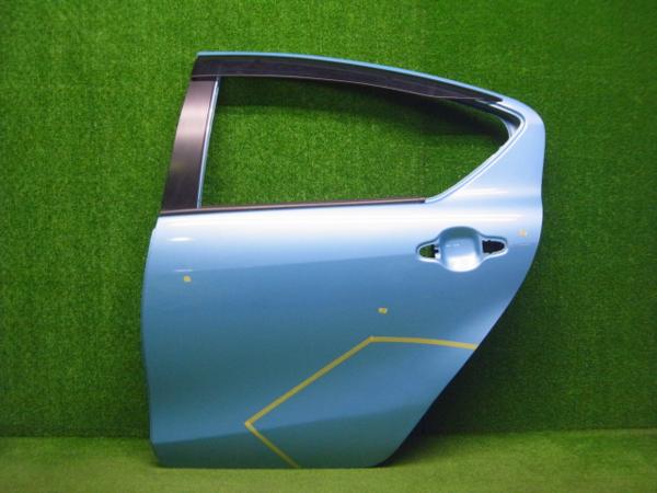 JN38436 アクア　NHP10　左リヤドア