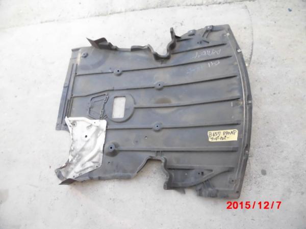 BMW　E90　３シリーズ　アンダーカバー