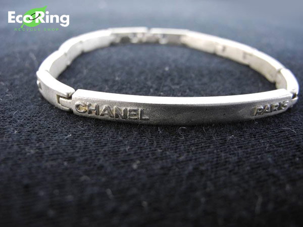 1円 シャネル 00C ロゴ入り ブレスレット シルバー色 AB544