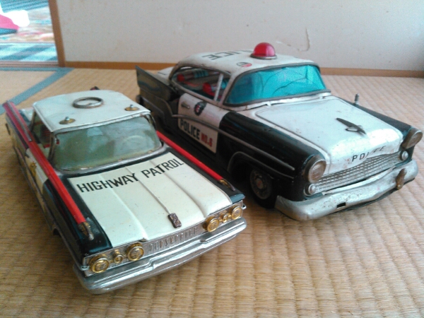 ジャンクパトカー2台セットです。