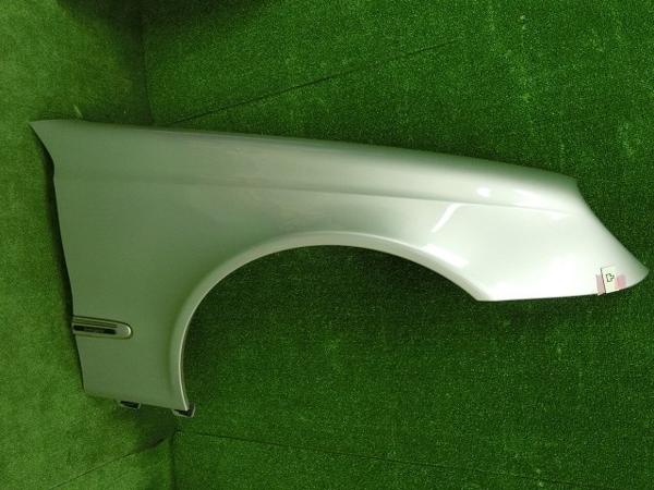 ベンツ・W211 E320・211065・右フロントフェンダー・744シルバー