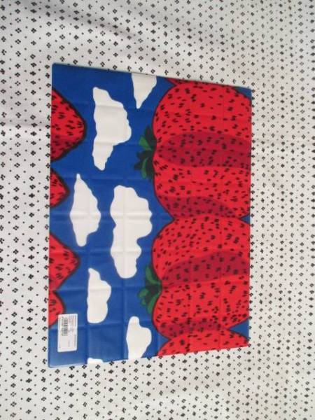 マリメッコ マンシッカヴォレット オイルクロス ランチョンマット 撥水