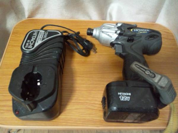 日立　インパクトドライバー　FWH 12ＤＣ２