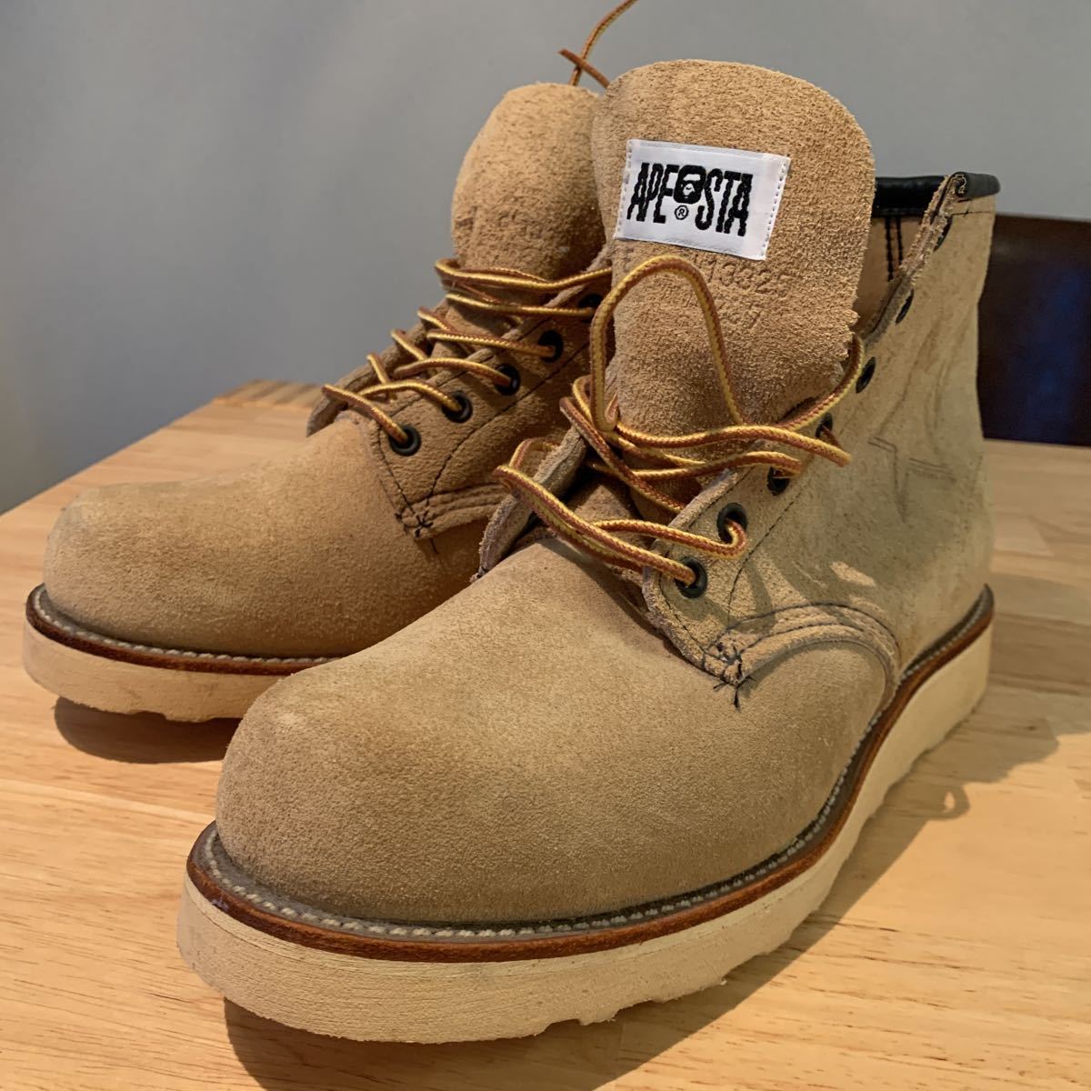 A BATHING APE x RED WING Irish Setter STA型押しスウェードプレーン 