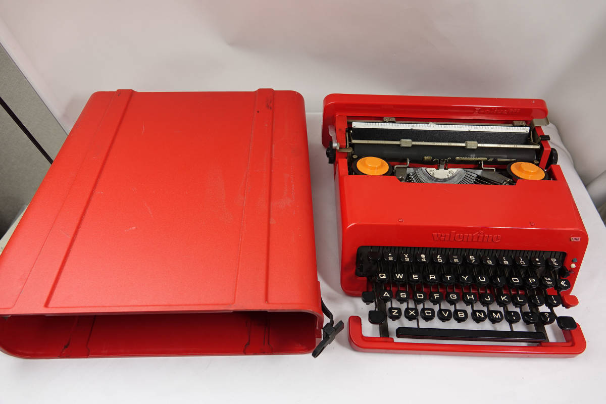Olivetti オリベッティ valentine バレンタイン タイプライター 赤