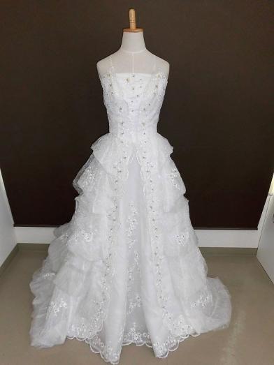 【大人気，SALE】 早い者勝ち 5000円均一セ－ル J-613-248 ウエディングドレス/オフ白/9T(Aラインタイプ)｜売買されたオークション情報、yahooの商品情報をアーカイブ公開 - オークファン Aラインタイプ