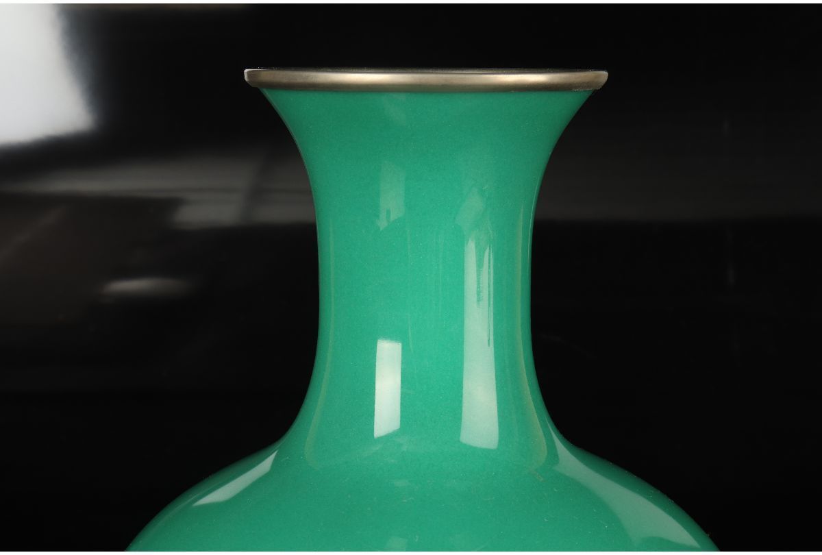 安藤七宝店 尊型翡翠釉 鳳凰文有線花瓶 銀製覆輪 現在では制作出来ません。