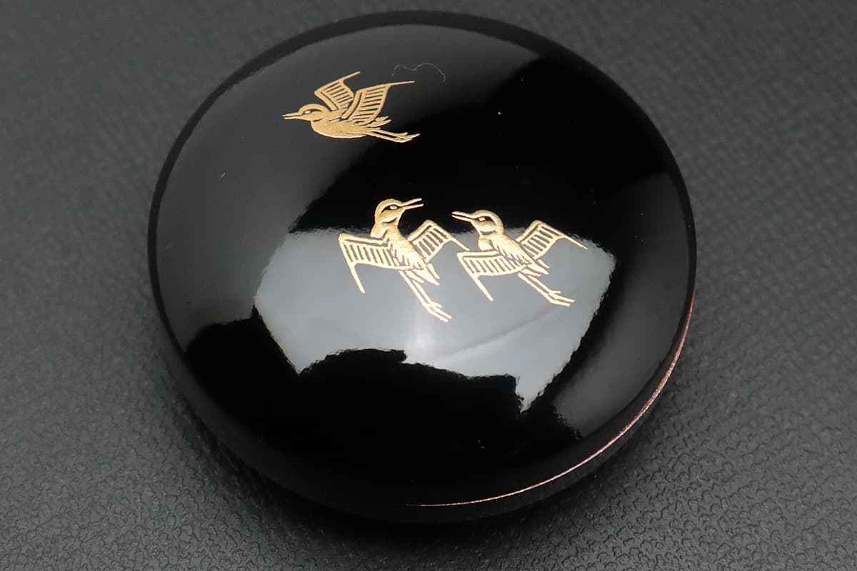 CX001 千鳥蒔絵香合 黒漆塗 外径3.6cm 時代物徳山嘉明作内