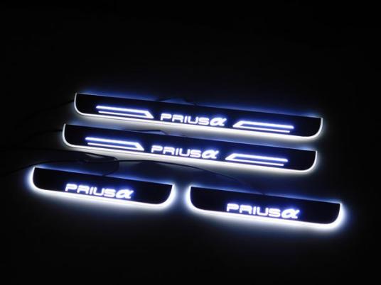 PRIUS プリウスα LED スカッフプレート 白 流れる サイドプレート イルミネーション ドレスアップ 日本語説明書付き 1年保証あり 即納 