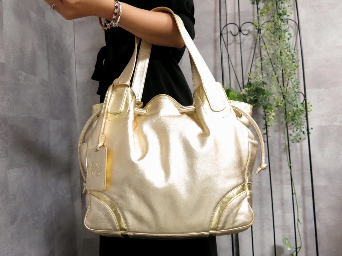○美品○LOEWE ロエベ○デュオ アイズ○アナグラム ロゴ型押し○レザー 