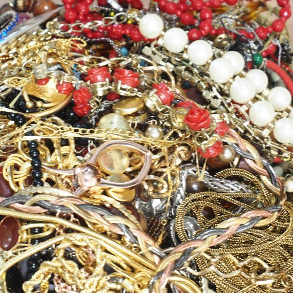 ネックレス まとめ 総重量 まとめて 1，085g kgの -アクセサリー