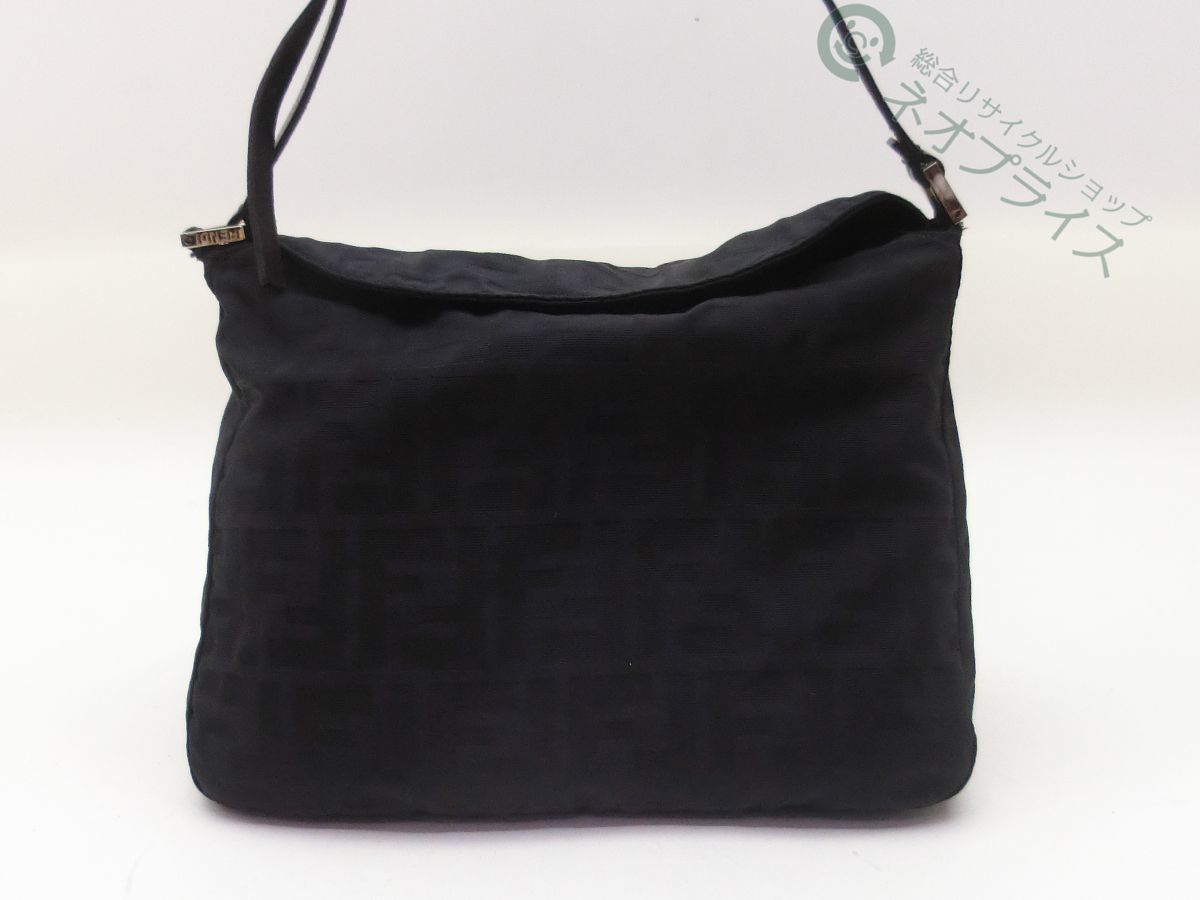 ズッカ柄 FENDI フェンディ ナイロン バッグ 中綿ジャケット スタンド 
