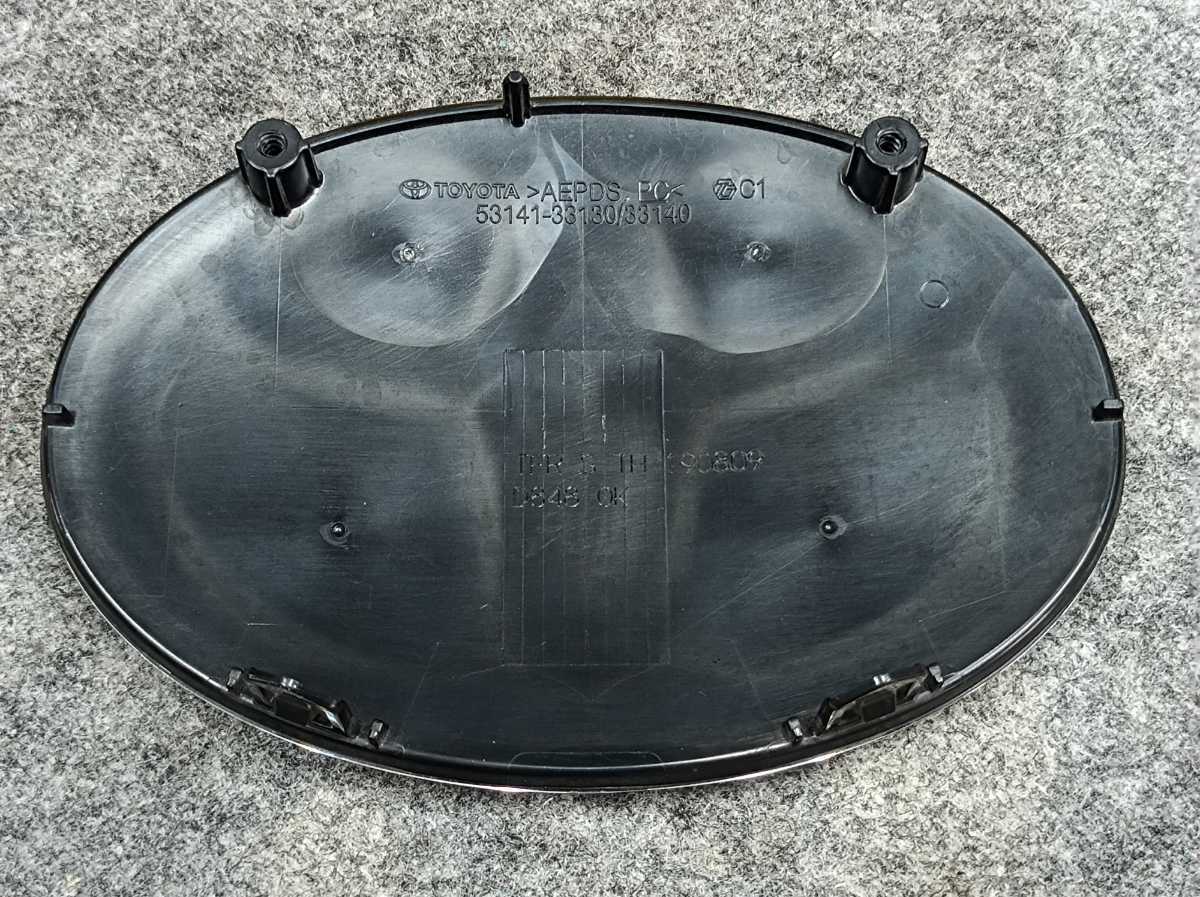 美品 TOYOTA プリクラ レーダー 用 フロントエンブレム 16x11cm 53141 