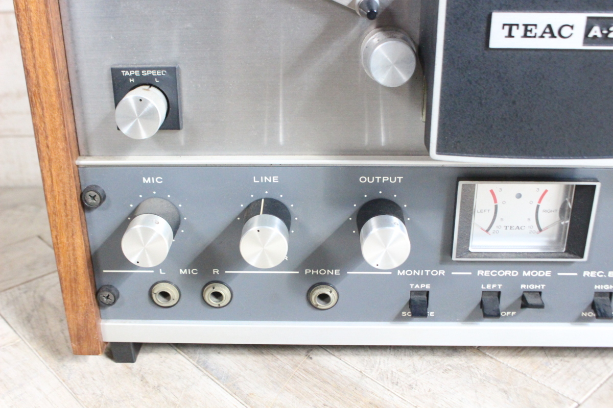 the TEAC | ティアック A2300 re:View (in past) - A-2300 オープン