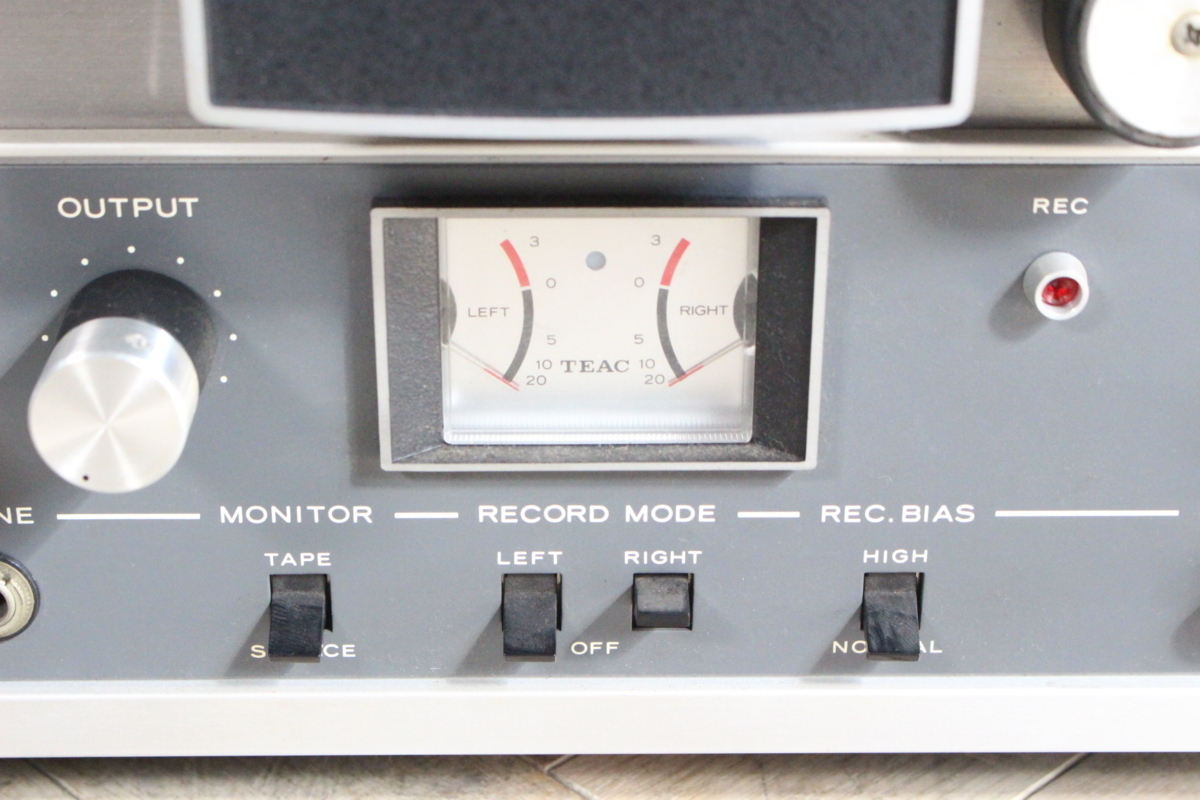 the TEAC | ティアック A2300 re:View (in past) - A-2300 オープン